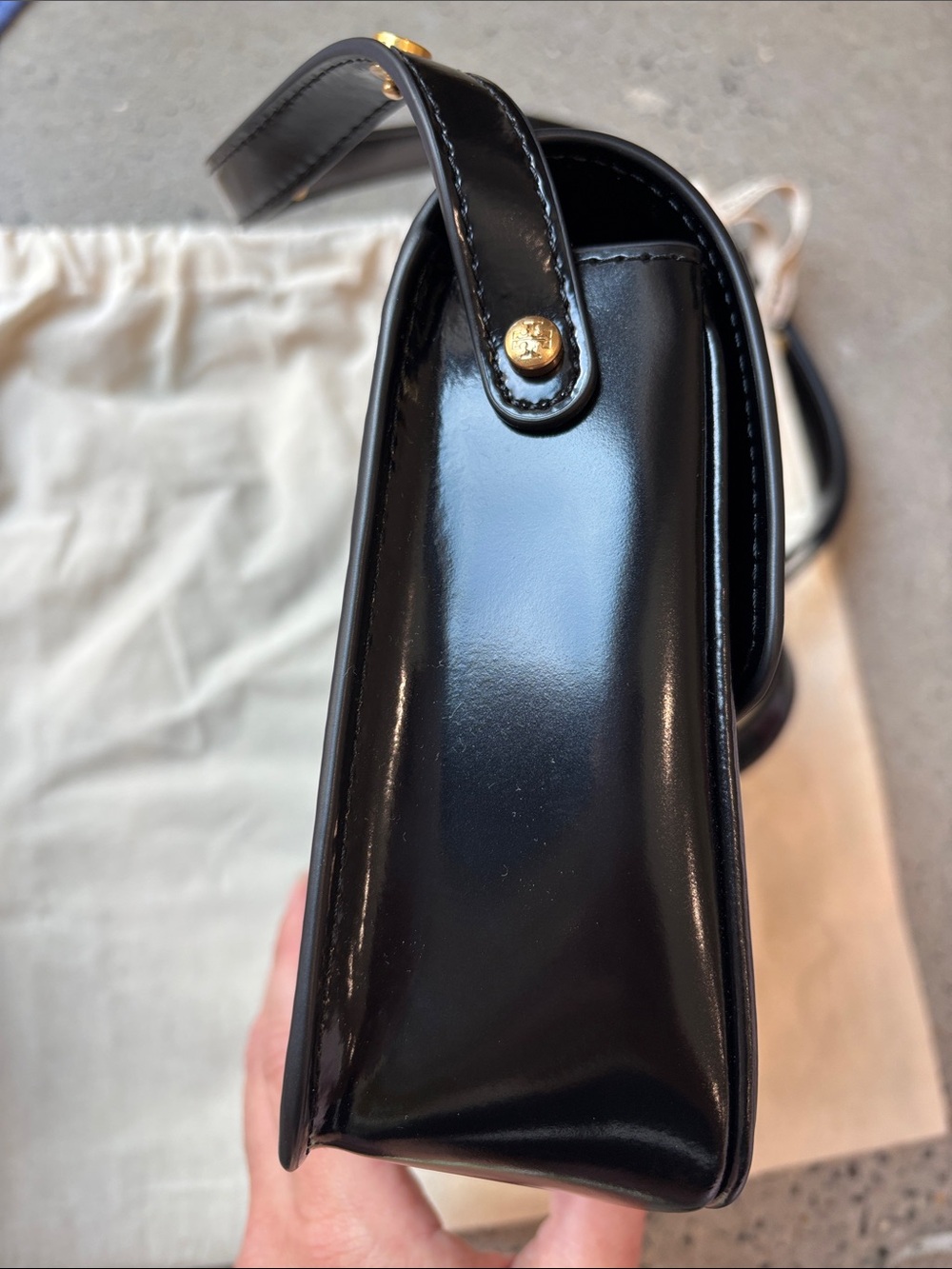 Tory Burch Robinson Convertible Shoulder Bag - Picture 3 of 3
